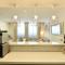 Foto: Luxury 4 br/3 bath, city center 3/45