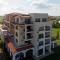 Lighthouse Luxe Estate Apart & Villas