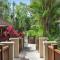 Foto: Temple 221 Spacious Modern 2 Bedroom Spa Apartment Beachfront Resort 39/47