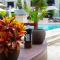 Foto: Temple 221 Spacious Modern 2 Bedroom Spa Apartment Beachfront Resort 35/47