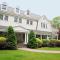 A Walk in the Woods Bed and Breakfast - Southold