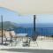 Lakones View House