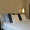 Quiet and spacious apartment with garage option - Krakov