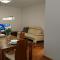 Quiet and spacious apartment with garage option - Krakov