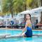 GrandBlue Resort & Beachclub - Mae Pim