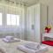 Apartments and rooms Hope