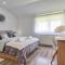 Apartments and rooms Hope