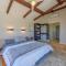Villa Topaz Above West Bay with 360 Degree Views!