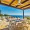 Villa Topaz Above West Bay With 360 Degree Views! 3 Bedrooms
