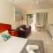 Tropical Palms Resort & 4WD Hire