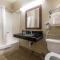 Comfort Suites Bakersfield