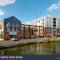 Ecohome on the canal in a historic site near city - Coventry