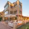 Danelis Studios & Apartments
