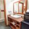 Shepherd Mountain Inn & Suites - Pilot Knob