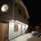 Hostal La Base