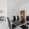Beautiful penthouse for 8 close to city center - Novalja