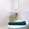 Comfortable and Clean Studio at The Oasis Apartment By Travelio - بيكاسي
