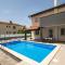 4 Stars Apartments-Pikula