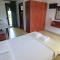 Dolphins Apartments & Rooms