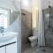 Delightful 2 BEDR-2 BATH Apt with Access to Rooftop Garden - EP9U - Афины