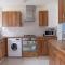 Modern & Elegant 3BR 15mins close to Gatwick- Dickens House - كراولي