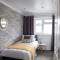 Dickens House- Modern & Elegant 3BR close to Gatwick