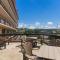 Mountain Vista Inn & Suites - Walking Distance to the Island