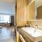 Atour Hotel (Tongxiang Zhenxing Road)
