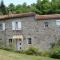maison en pierre dans un écrin de verdure - 圣洛朗－德塞尔当
