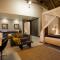 Moya Safari Villa - Hoedspruit
