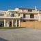 Coral Sea Apartment