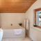 Lakeview Apartment