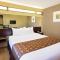 Microtel Inn & Suites by Wyndham Prairie du Chien