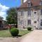 gîte au Château de Sallebrune - Beaune dʼAllier