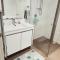 Stylish Private Bathroom-Luxurious modern big home - Epping
