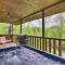 River Rush- Cozy Riverfront Cabin 5 Mi to Pigeon Forge - Sevierville