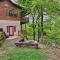River Rush- Cozy Riverfront Cabin 5 Mi to Pigeon Forge - Sevierville