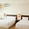 DHotel & Suites