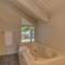 Sunny Daze at Dollar Point by Tahoe Getaways - Tahoe Classic w Open Floor Plan, Wood Fireplace, Close to Lake! - 塔霍城