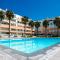 Fantastic Seaside Family Apartment with Pool - Parede