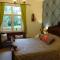Victorian Gate House Own Bathroom