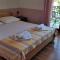 Apartments and Room Caric