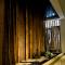DHotel & Suites