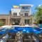 Paradisos luxury villas next to beach - Koutsourás