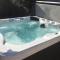 Saving Grace with private hot tub - Bawdeswell