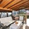 RELAX HOUSE