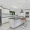 Roydon Beachfront Apartments
