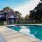 Los Robles Apart Hotel