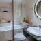Silverland Min Hotel