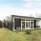 Foto: Three-Bedroom Holiday home in Hals 18